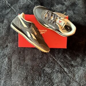 Reebok Women's Black and Gray Sneakers. Brand New